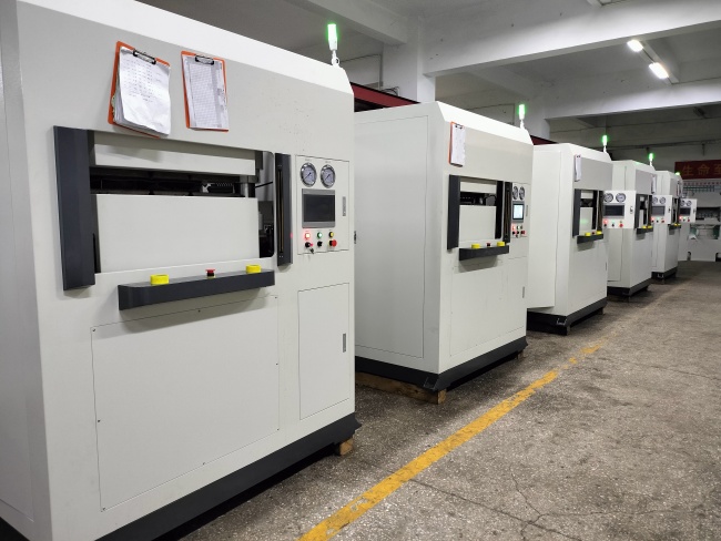 新材料：碳纖、玻纖、復(fù)合材料熱壓成型機(jī)技術(shù)